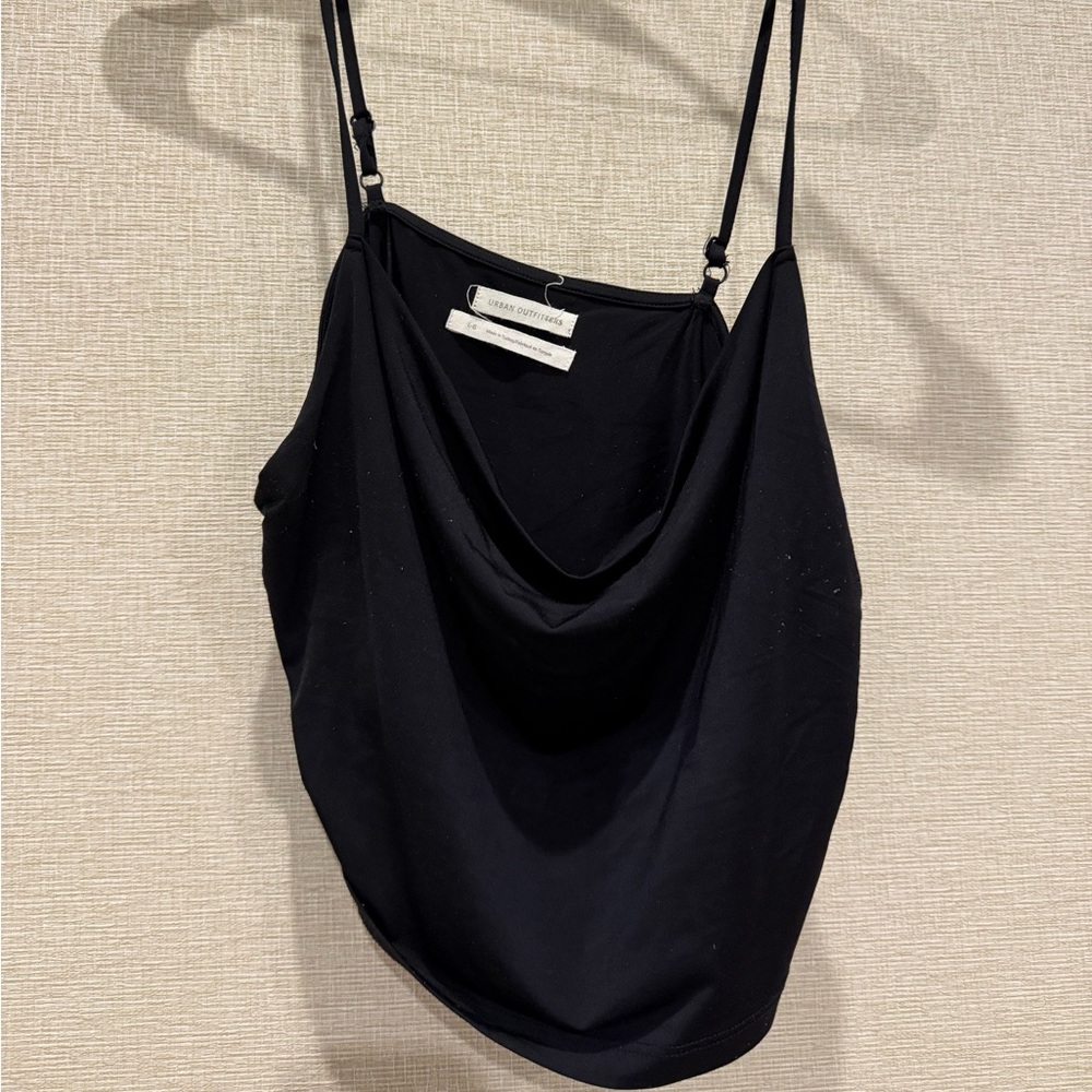 Urban Outfitters – Black Cowl Neck Cropped Top